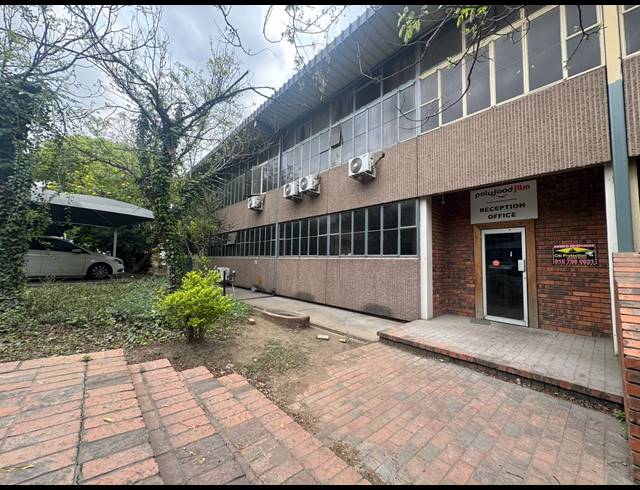 1,510M² WAREHOUSE TO LET IN HERMANSTAD